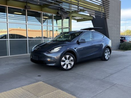 2023 Tesla Model Y Long Range's photo