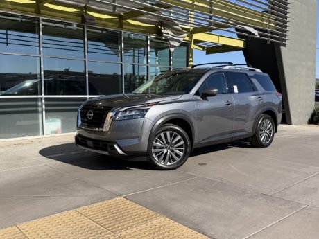 2025 Nissan Pathfinder SL