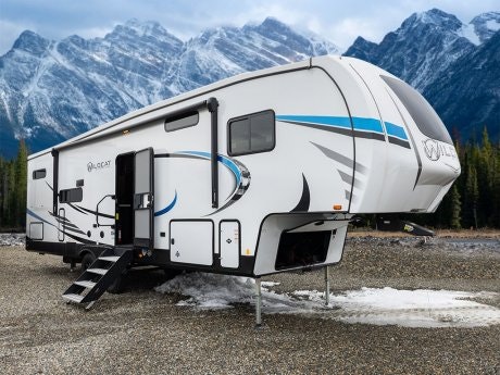 2022 Forest River Wildcat 302BH  Fifth Wheel