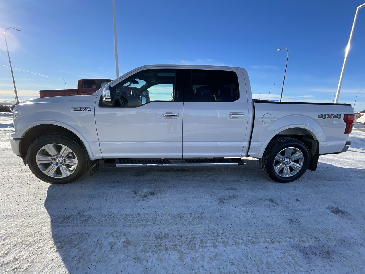 2018 Ford F-150 Crew Cab 4x4 Lariat Chrome MOON ROOF NAVIGATION LEATHER HEATED/COOLE SEAT (T122180A) Main Image