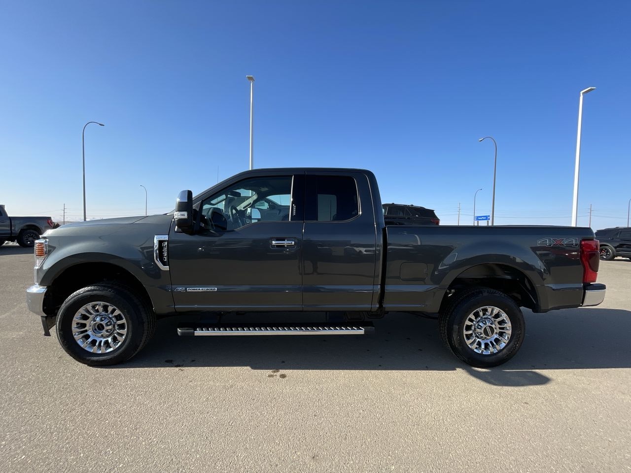 2020 Ford Super Duty F-250 SRW Lariat with only 100KM (U4390) Main Image