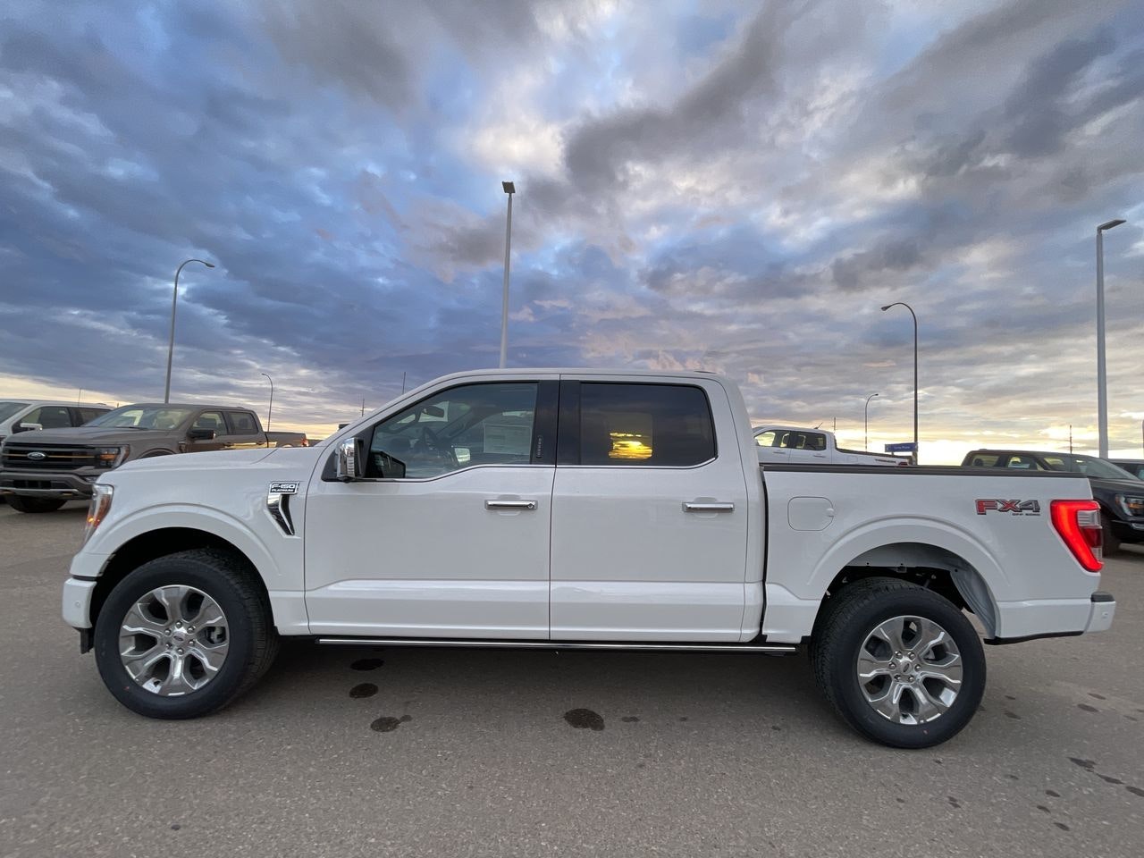 2023 Ford F-150 Platinum 701A (T123189) Main Image