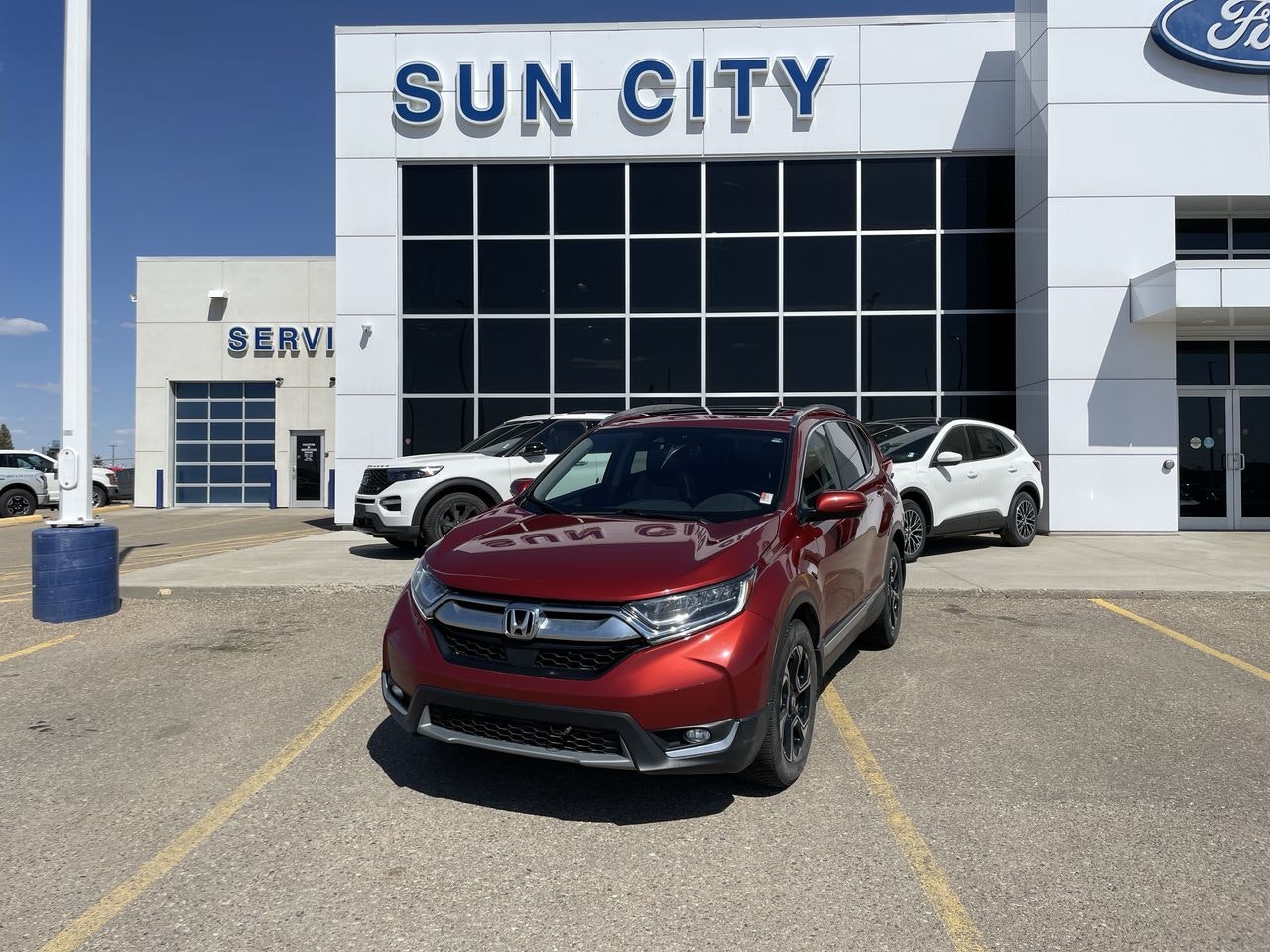 2018 Honda Cr-v Touring 2 SETS OF TIRES + MOON ROOF & TOW PACKAGE (SB24014H) Main Image
