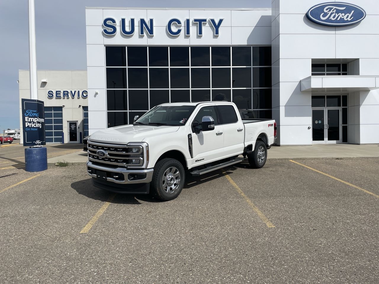 2024 Ford Super Duty F-350 SRW Lariat FX4 618A (TS24064) Main Image