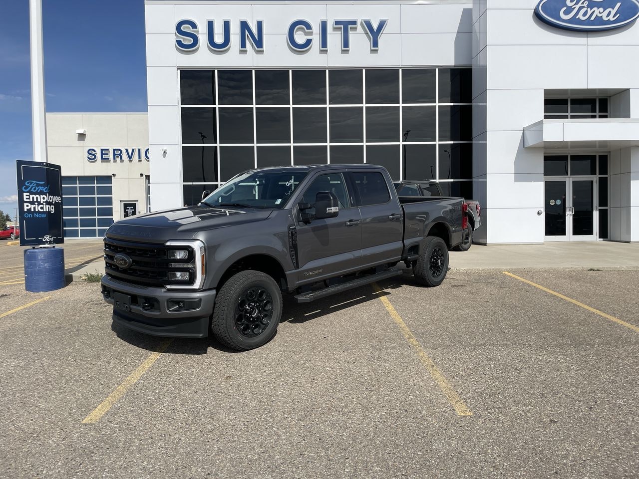 2024 Ford Super Duty F-350 SRW Lariat 618A (TS24067) Main Image