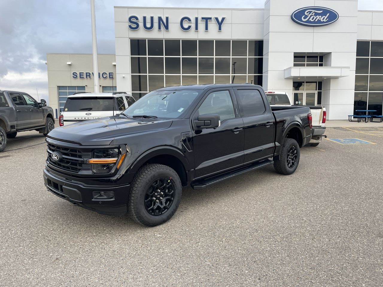 2024 Ford F-150 XLT FX4 302A (T124158) Main Image