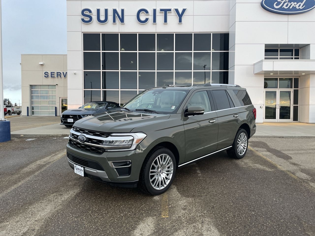 2024 Ford Expedition Limited (U4677) Main Image