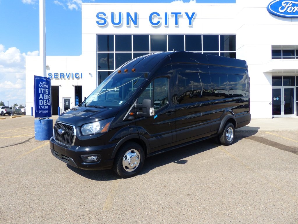 2025 Ford Transit Passenger Wagon DRW XLT AWD 302A (TV25005) Main Image