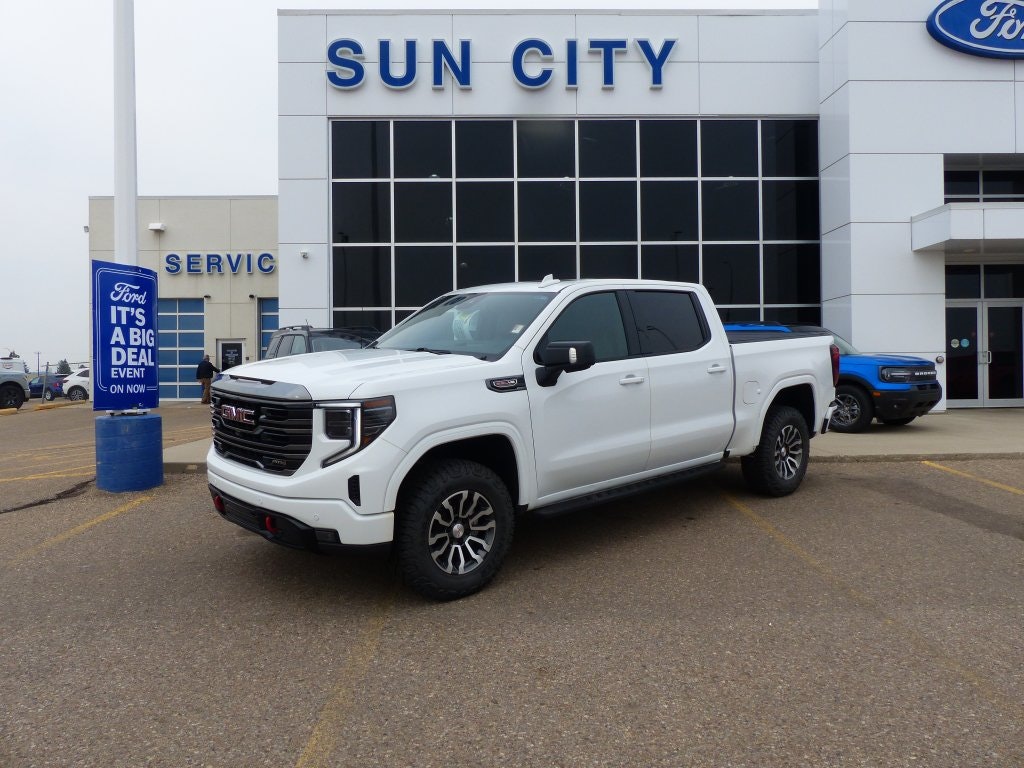 2023 GMC Sierra 1500 AT4 4WD (T125058A) Main Image