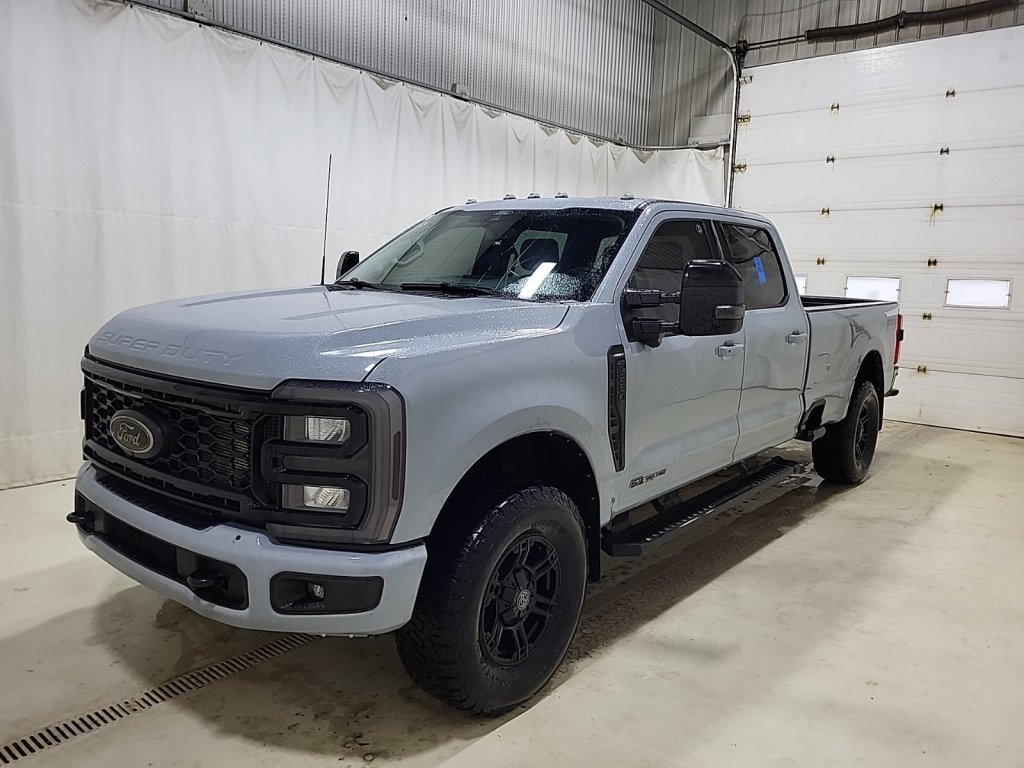 2025 Ford Super Duty F-250 SRW Lariat FX4 608A (U4892) Main Image