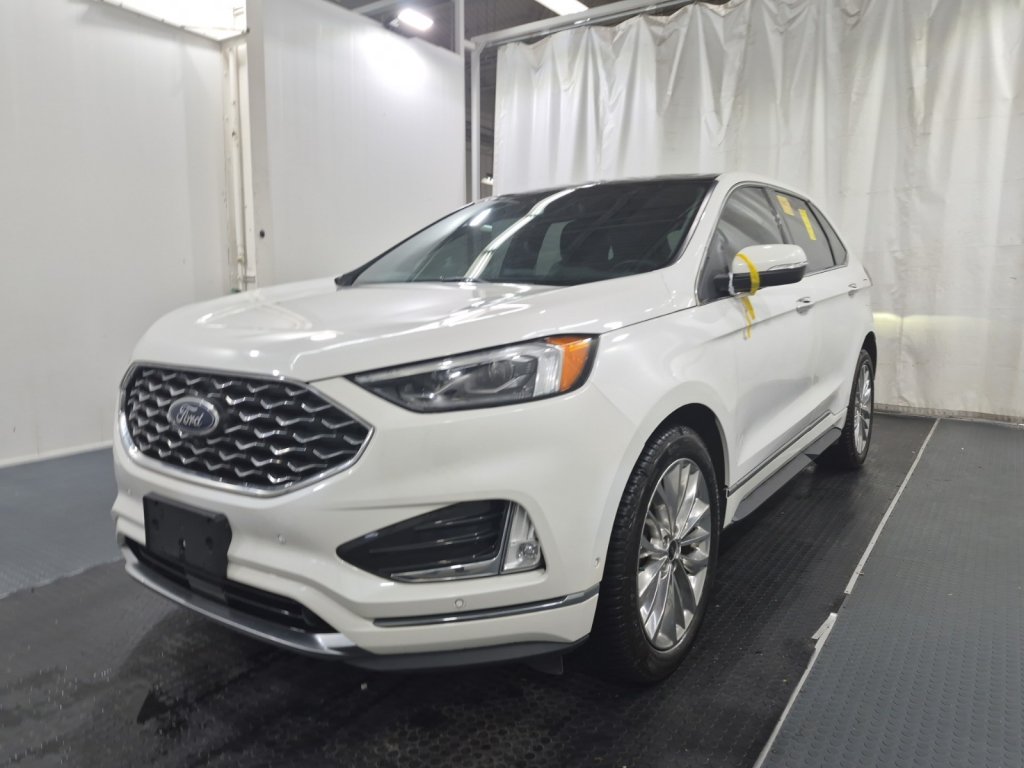 2022 Ford Edge Titanium (U4943) Main Image