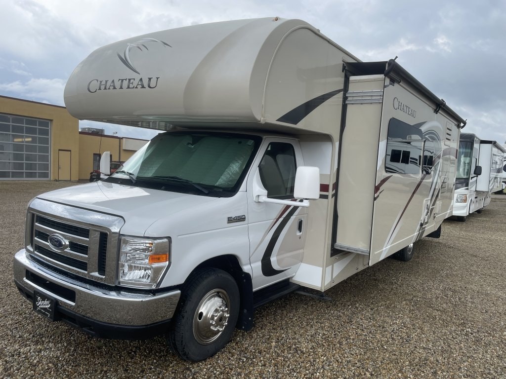 2018 Ford Chateau 31Y (UT0183) Main Image