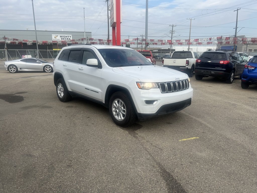 2020 Jeep Grand Cherokee Laredo (10997) Main Image