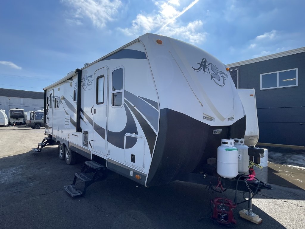 2017 Northwood Arctic Fox 25Y (11423) Main Image