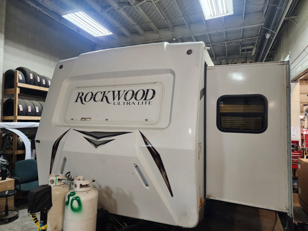 2016 Forest River Rockwood Ultra Lite 2608WS (11051) Main Image