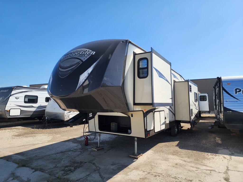 2018 Forest River HERITAGE GLEN 286RLT (11427) Main Image