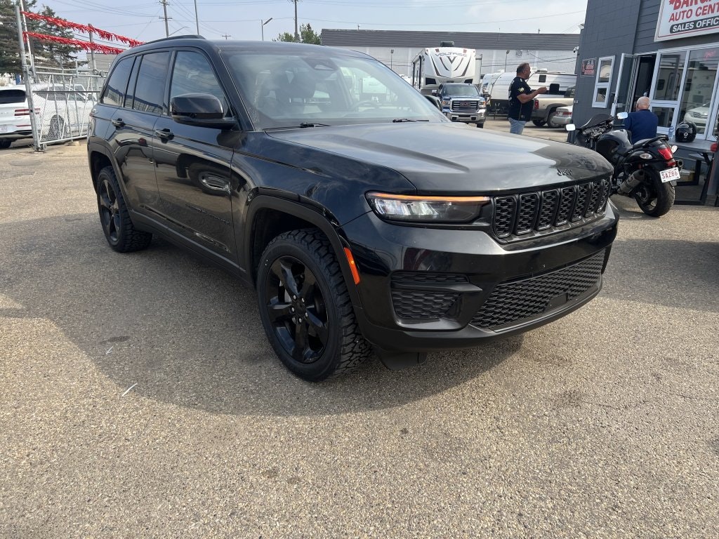 2023 Jeep Grand Cherokee Altitude (11560) Main Image