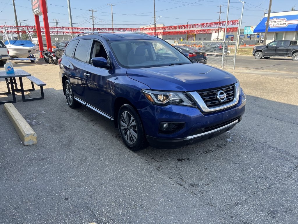 2020 Nissan Pathfinder SV Tech (11575) Main Image
