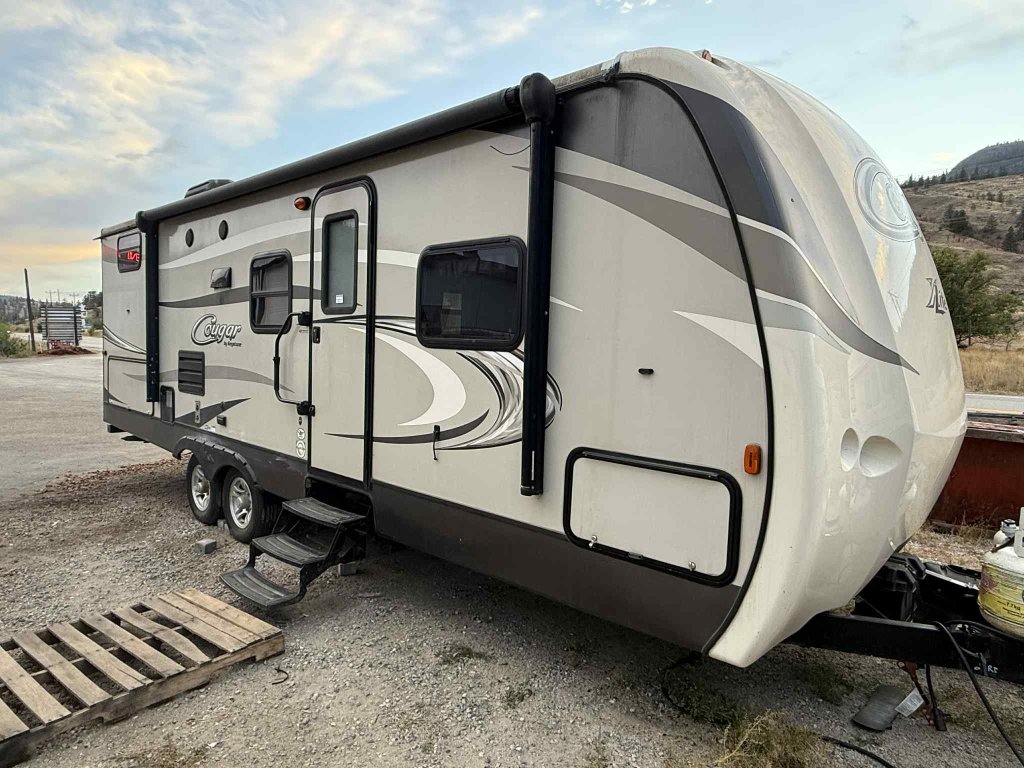 2016 KETSTONE RV Cougar 25RDB (LOT1-22) Main Image