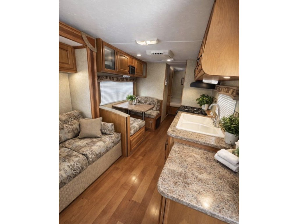 2011 GULFSTREAM AMERILITE 25BW (11737) Main Image