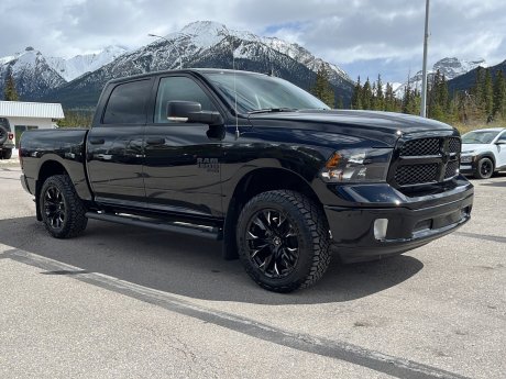 2023 Ram 1500 CLASSIC CUSTOM LEVEL RIMS TIRES TONNEAU SLT 