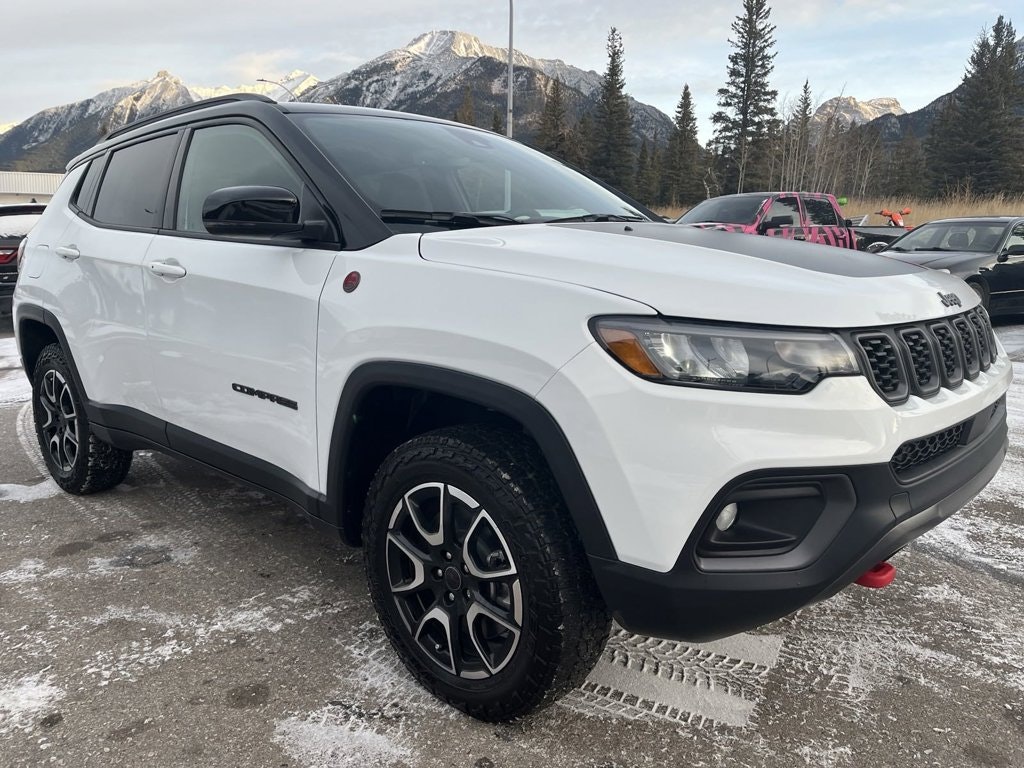 2025 Jeep Compass Trailhawk (25-7801) Main Image