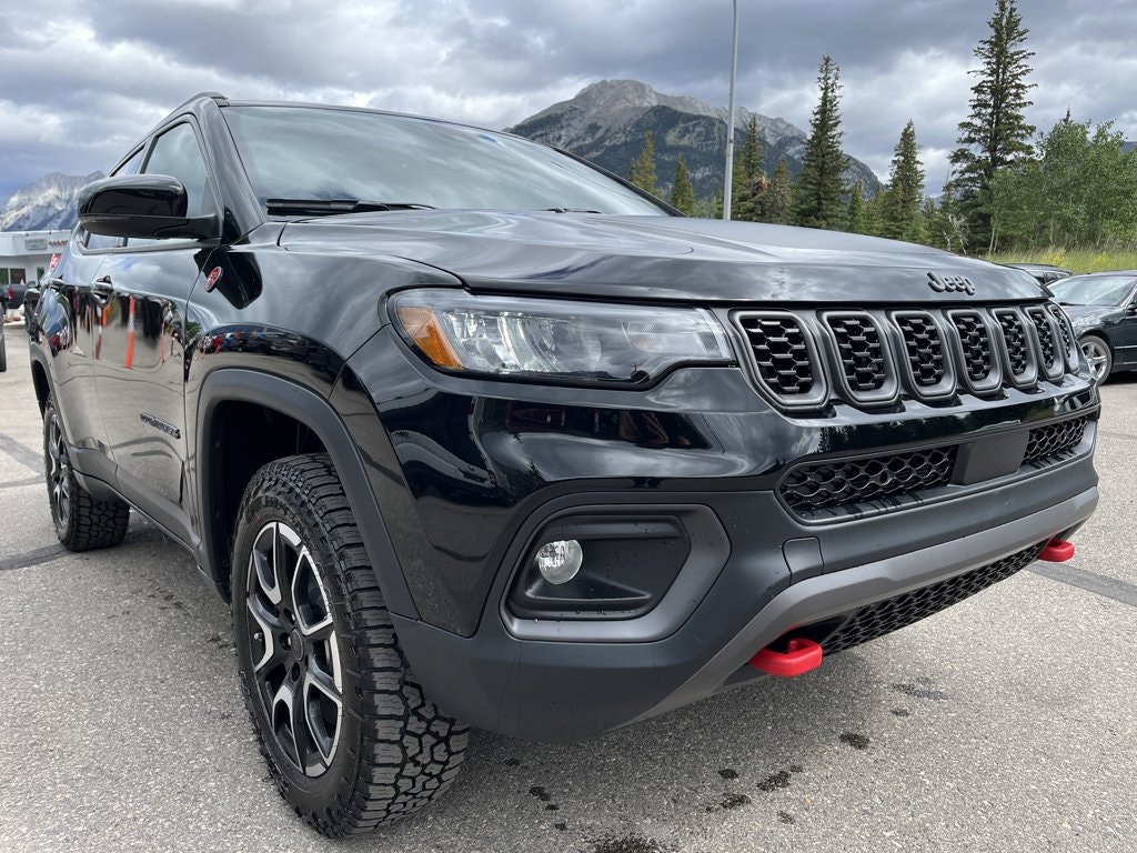 2025 Jeep Compass Trailhawk (25-7822) Main Image