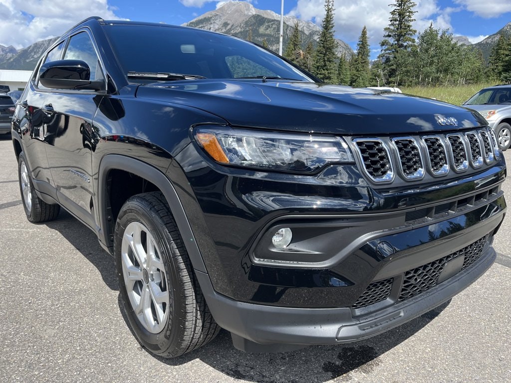 2025 Jeep Compass North (25-7824) Main Image