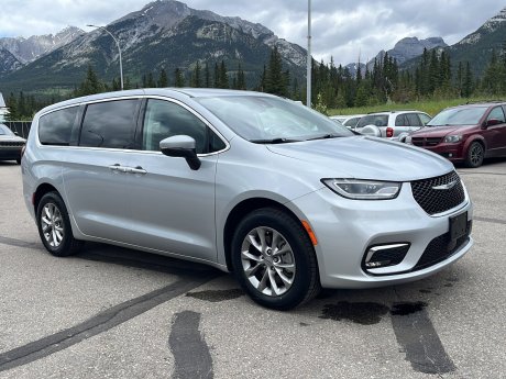 2023 Chrysler Pacifica TOURING L AWD LEATHER 10.1 SCREEN HEATED SEATS AND WHEEL 
