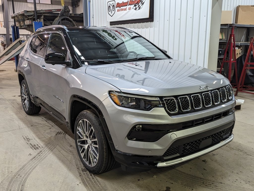 2024 Jeep Compass Limited (24017) Main Image