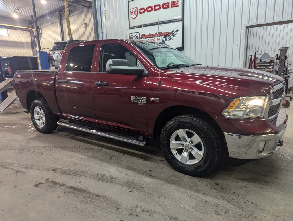 2022 Ram 1500 Classic SLT (NG3019) Main Image