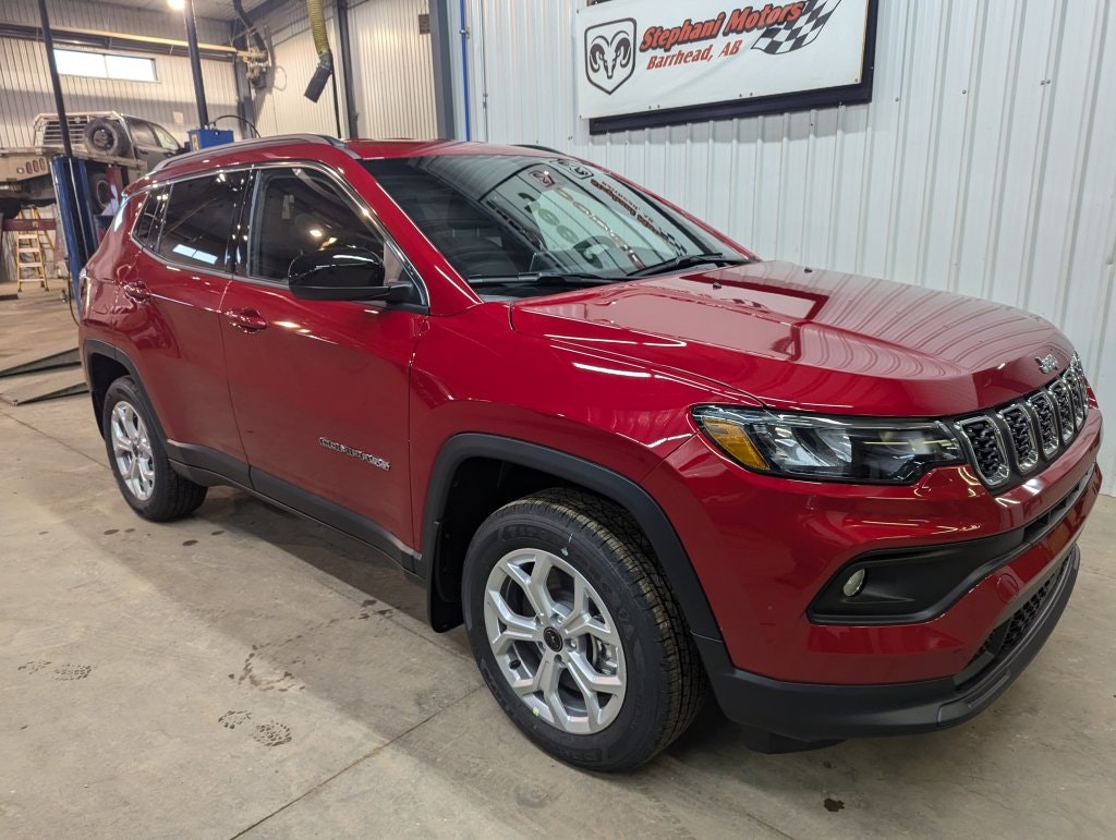 2025 Jeep Compass North 4x4 (25018) Main Image