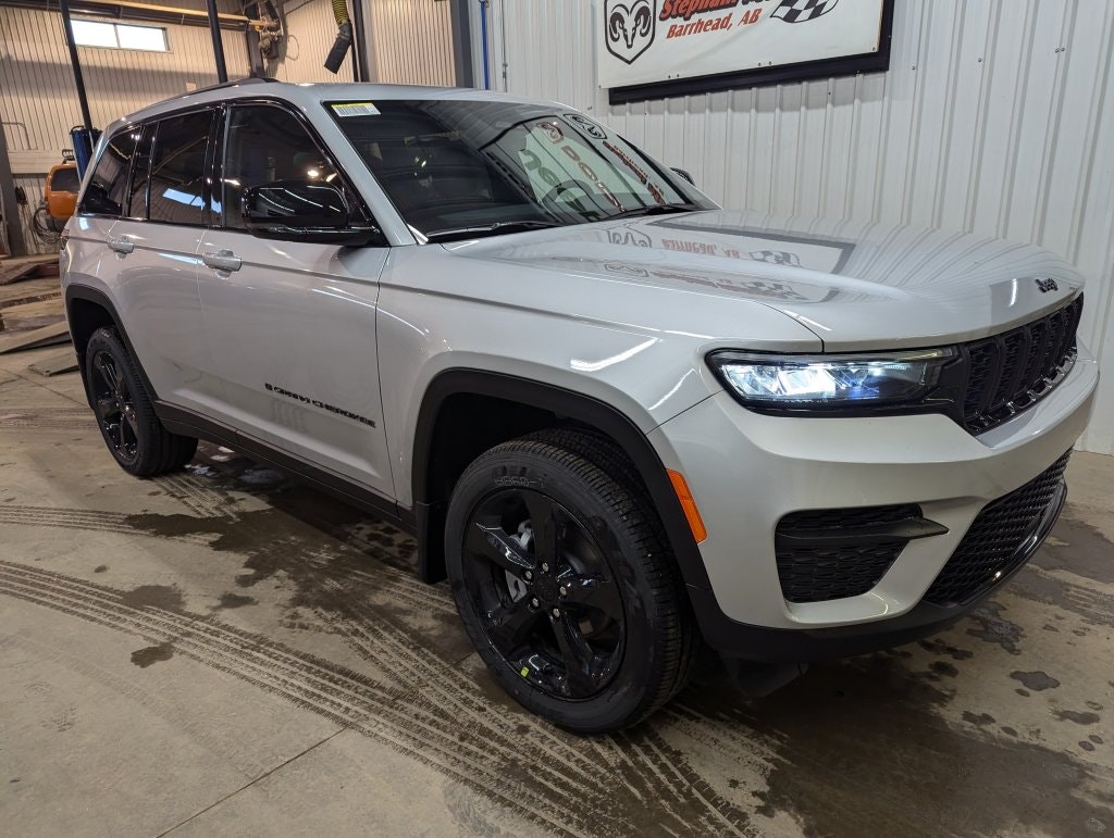 2025 Jeep Grand Cherokee Altitude (25019) Main Image