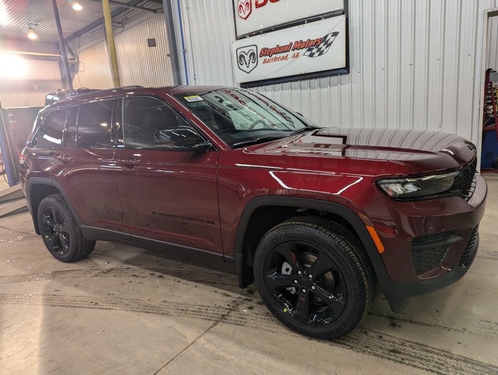 2025 Jeep Grand Cherokee Altitude (25020) Main Image