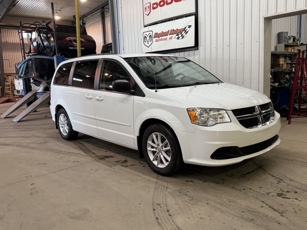 2015 Dodge Grand Caravan SXT (7B2119A) Main Image