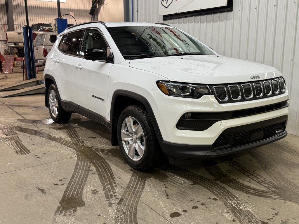2022 Jeep Compass North 4x4 (26006A) Main Image