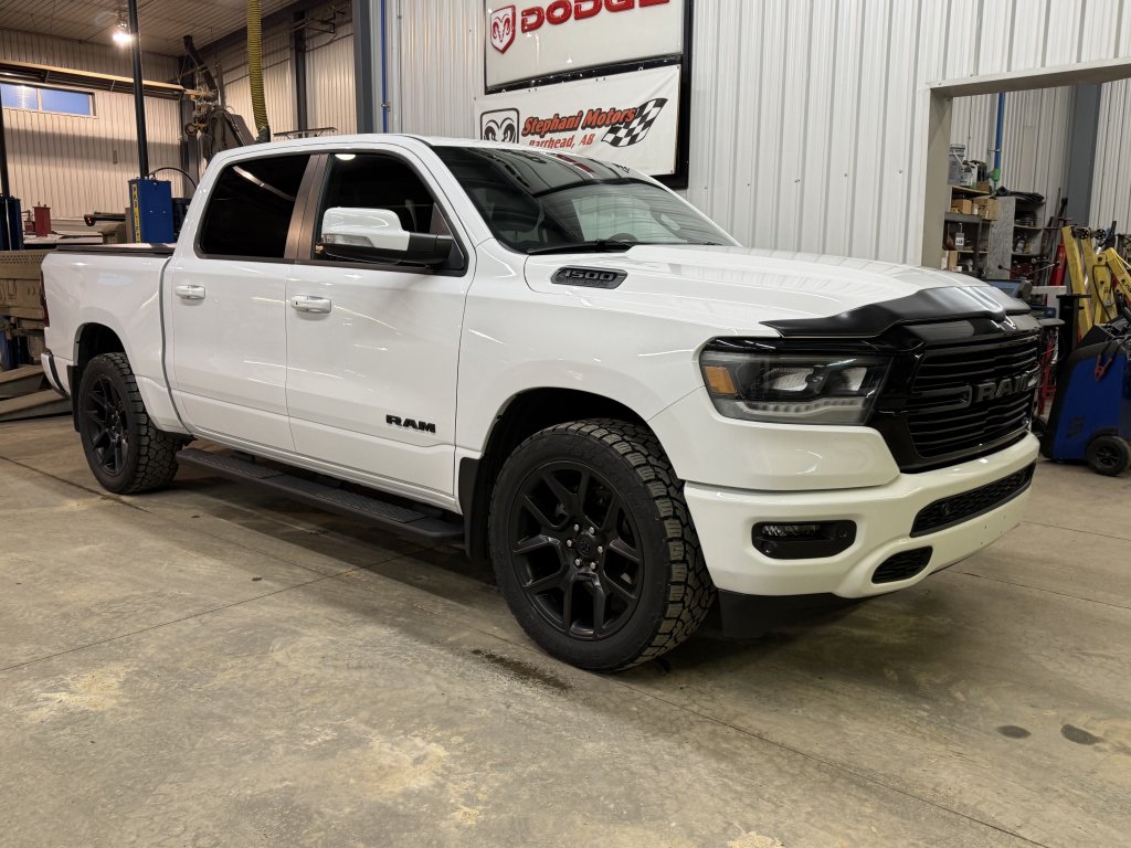 2022 Ram 1500 Sport Crew Cab 5'7" Box (NN4737B) Main Image