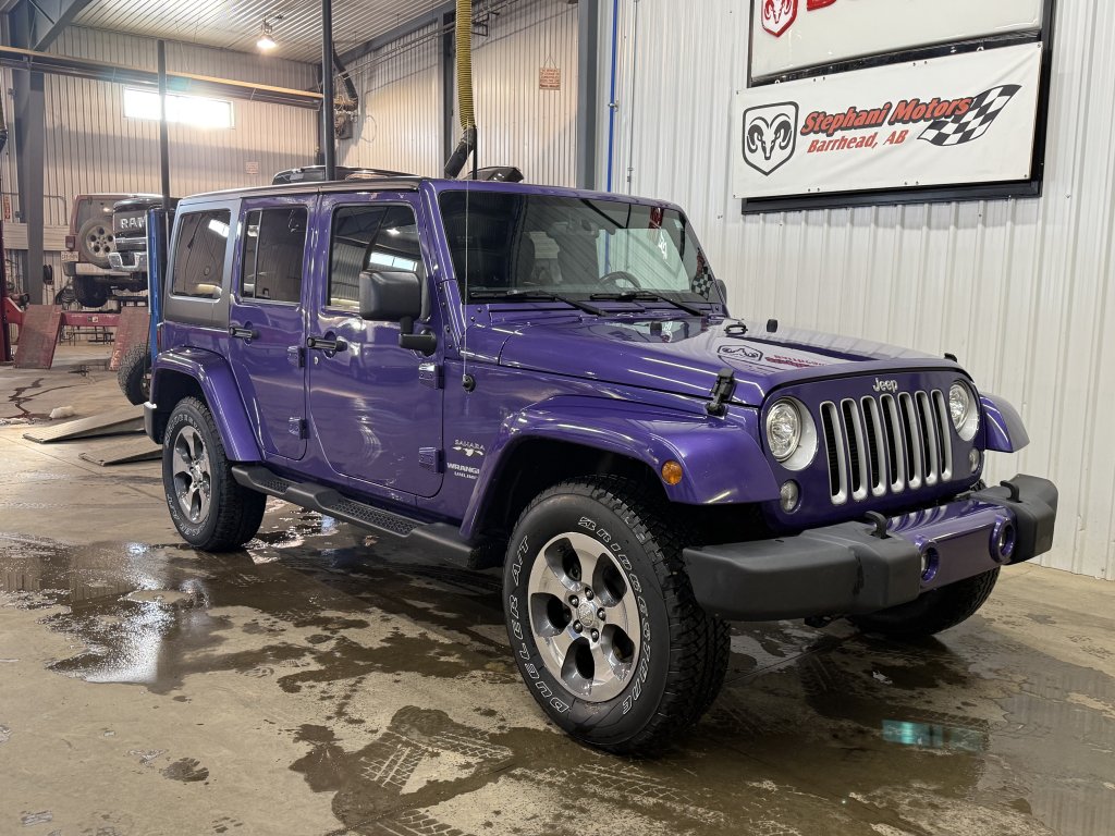 2017 Jeep Wrangler Unlimited Sahara (HL7424) Main Image