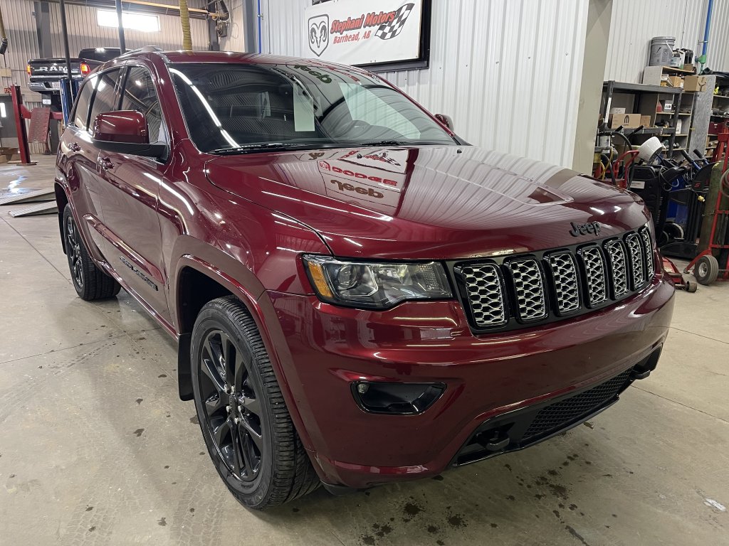 2018 Jeep Grand Cherokee Altitude (26054A) Main Image