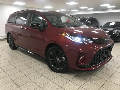 2025 Toyota Sienna Hybrid XSE FWD 