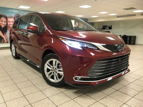 2026 Toyota Sienna Hybrid LIMITED 