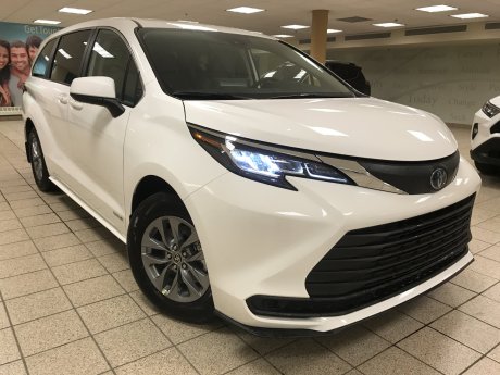 2026 Toyota Sienna Hybrid LE 