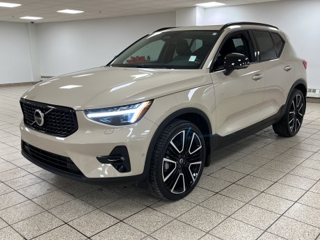 2025 Volvo XC40