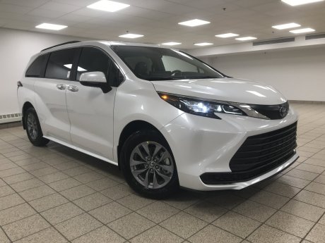 2026 Toyota Sienna Hybrid XLE 