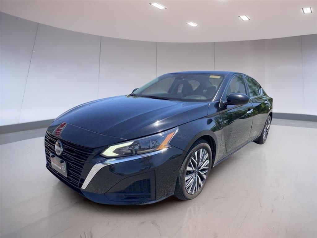 2023 Nissan Altima 2.5 SV (MM60464AW) Main Image