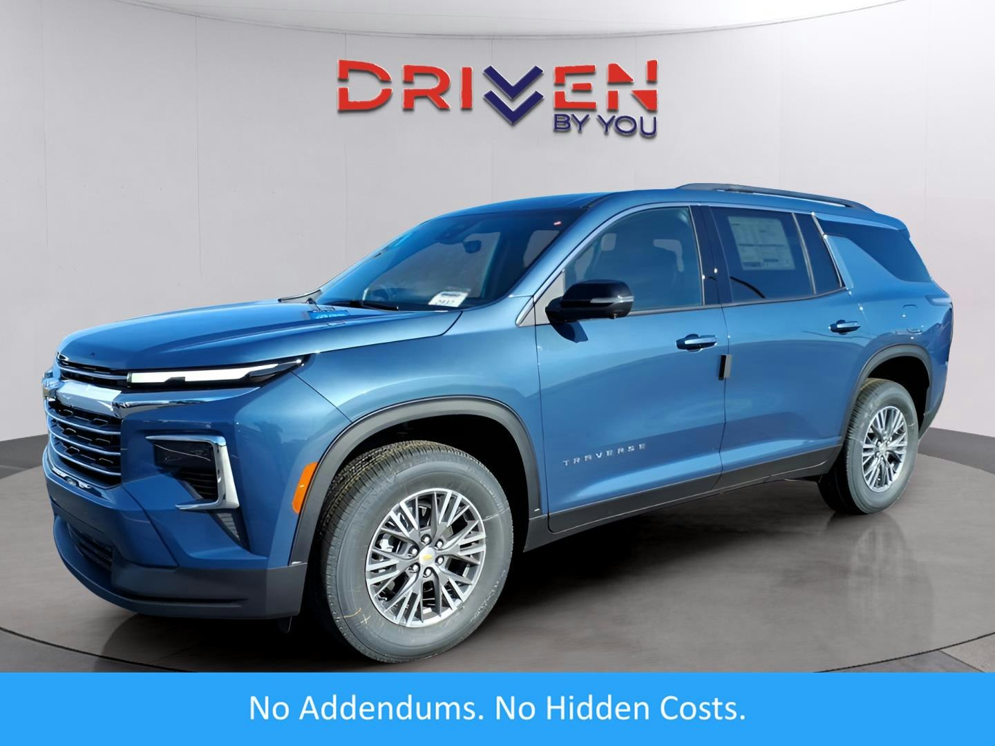 2026 Chevrolet Traverse FWD LT (MM30199) Main Image