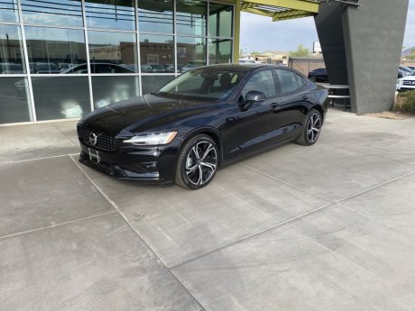 2024 Volvo S60 Core Dark Theme