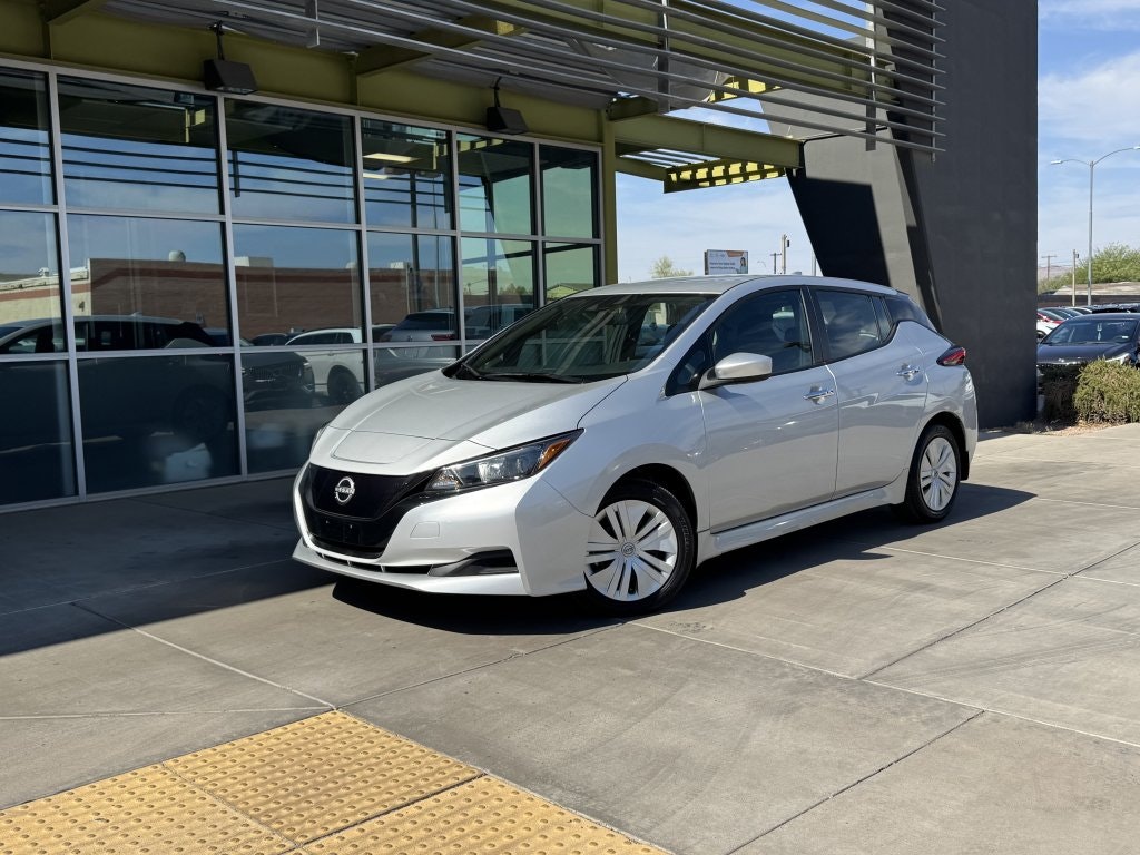 2023 Nissan Leaf S (554738) Main Image