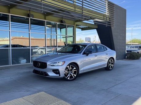 2024 Volvo S60 Plus Dark Theme