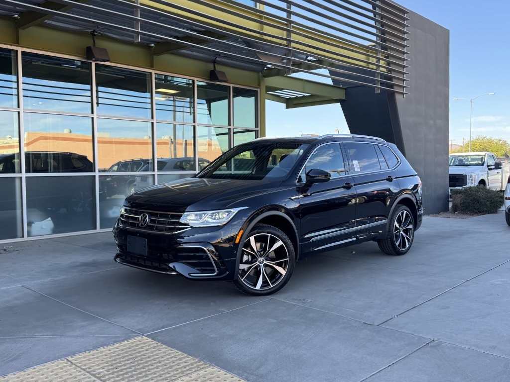 2023 Volkswagen Tiguan SEL R-Line (104796) Main Image